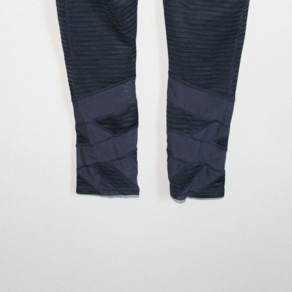 ✨2/$20 Athleta Jacquard Mantra Legging Capri Pants Navy Women's Size XS H12090 - Picture 8 of 12